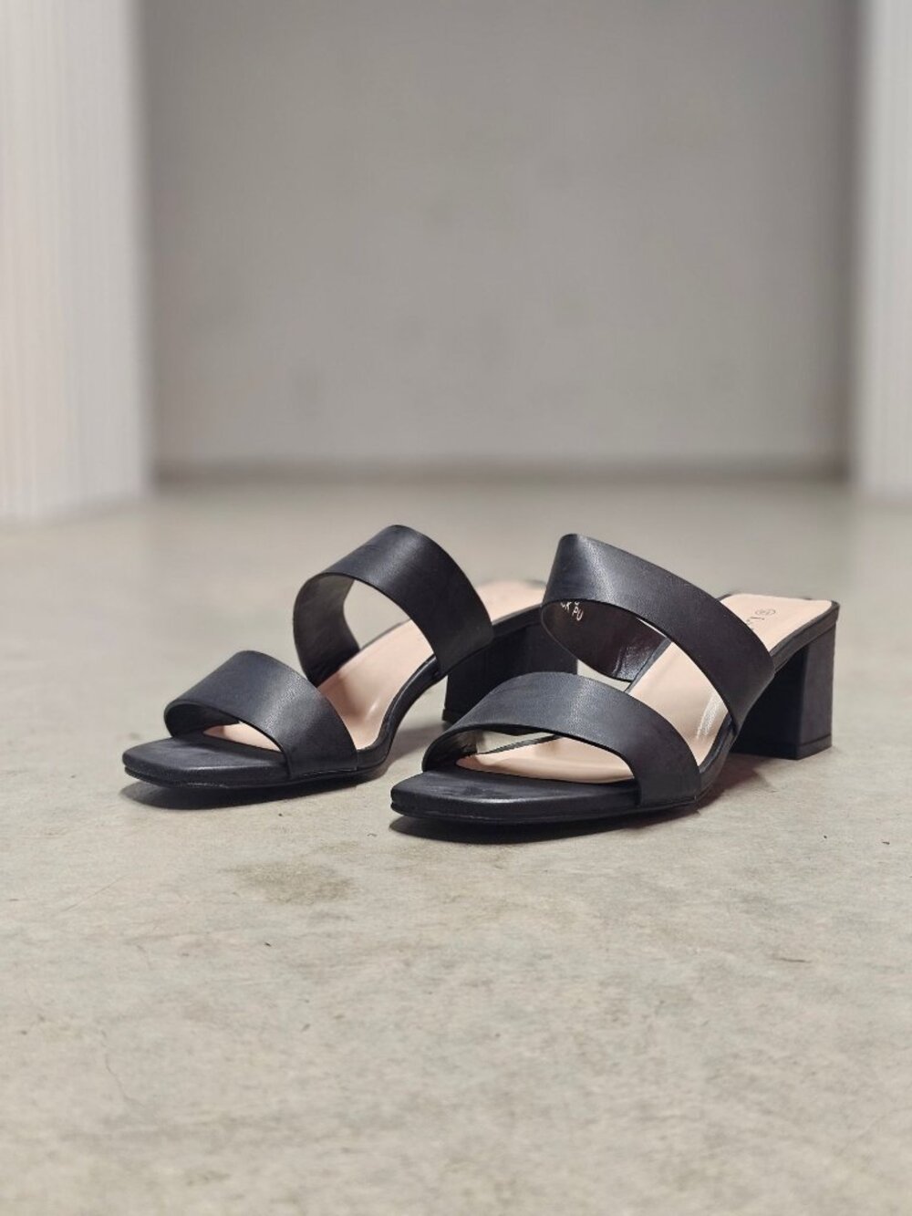 Black Block Heel Slide Sandals With Double Straps Open Toe & Square Heel Design - Picture 13 of 13